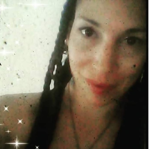 Meet Destination Unknown's hed space cadet, Raquel - Picture 3 of 8